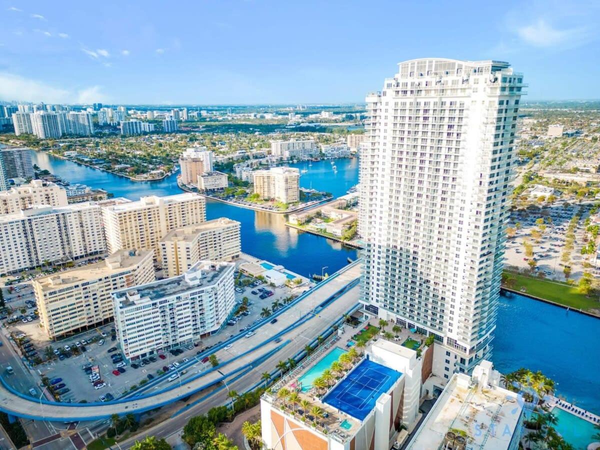 High Floor With Stunning Views Amazing Pools Apartment Hollywood Exterior photo