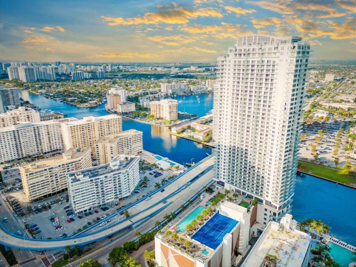 High Floor With Stunning Views Amazing Pools Apartment Hollywood Exterior photo